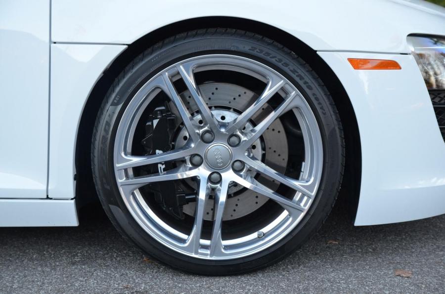 Колеса Audi R8 Spyder 2011 года  (NA) (фото 31 из 59)